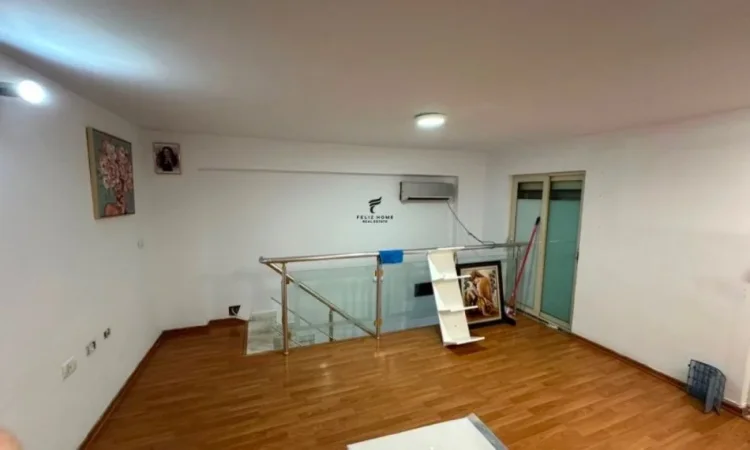 Tirane, jepet me qera dyqan Kati 0, 25 m² 550 € (SELVIA)