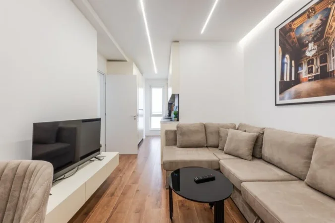 Tirane, jepet me qera apartament 1+1 Kati 4, 58 m² 700 € 