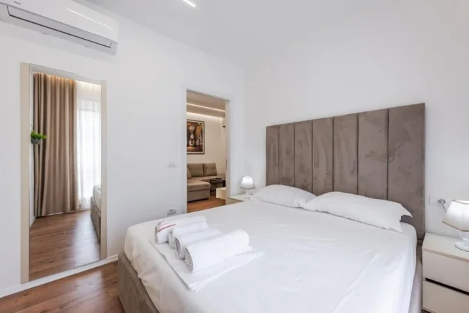 Tirane, jepet me qera apartament 1+1 Kati 4, 58 m² 700 € 