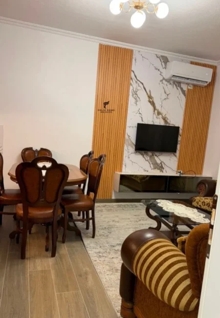 Tirane, jepet me qera apartament 2+1 Kati 1, 110 m² 700 € (SIRI KODRA)