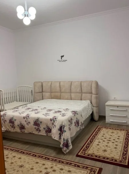Tirane, jepet me qera apartament 2+1 Kati 1, 110 m² 700 € (SIRI KODRA)