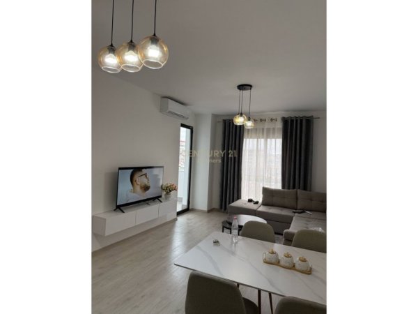 Tirane, jepet me qera apartament 1+1 Kati 6, 64 m² 450 € 