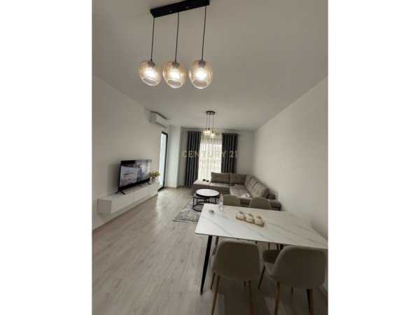 Tirane, jepet me qera apartament 1+1 Kati 6, 64 m² 450 € 