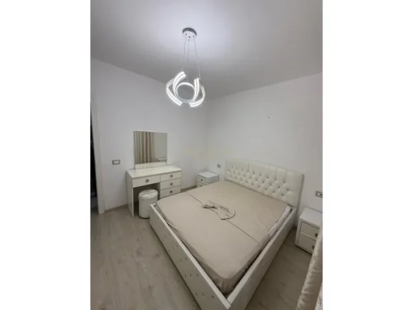 Tirane, jepet me qera apartament 1+1 Kati 6, 64 m² 450 € 