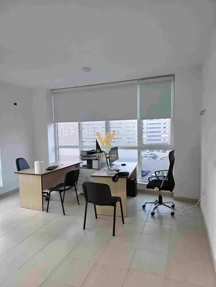 Tirane, jepet me qera zyre Kati 3, 65 m² 500 € (BULEVARDI I RI)