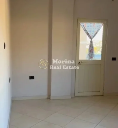 Tirane, jepet me qera apartament 1+1+Ballkon Kati 2, 65 m² 350 € (Kinostudio)