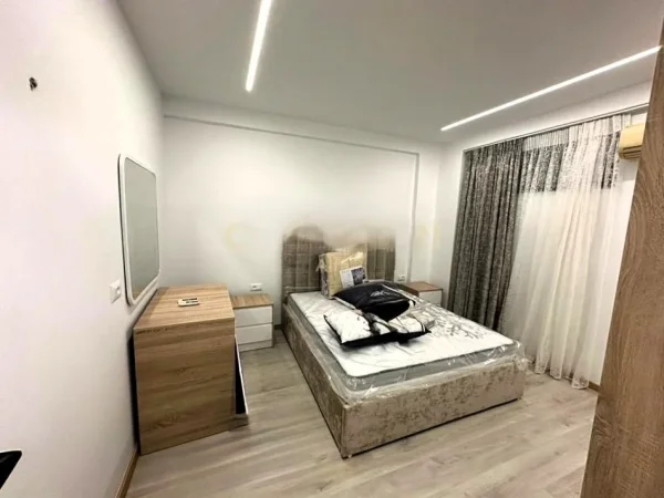 Tirane, jepet me qera apartament 1+1 Kati 1, 55 m² 630 € (ZOGU I ZI)