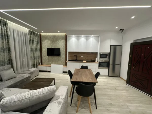 Jepet me Qira Apartament tek Zogu i Zi  650 €URO