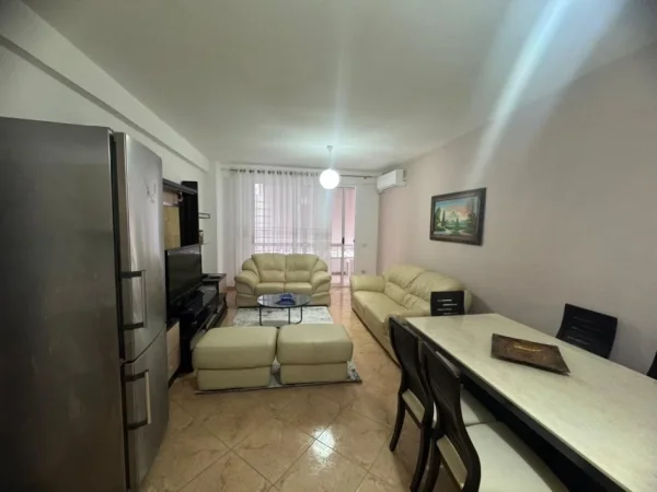 Tirane, jepet me qera apartament 2+1+Ballkon Kati 2, 112 m² 450 € (Astir)