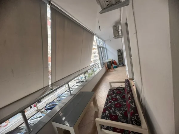 Tirane, jepet me qera apartament 2+1+Ballkon Kati 2, 112 m² 450 € (Astir)