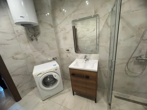 Tirane, jepet me qera apartament 2+1+Ballkon Kati 2, 112 m² 450 € (Astir)