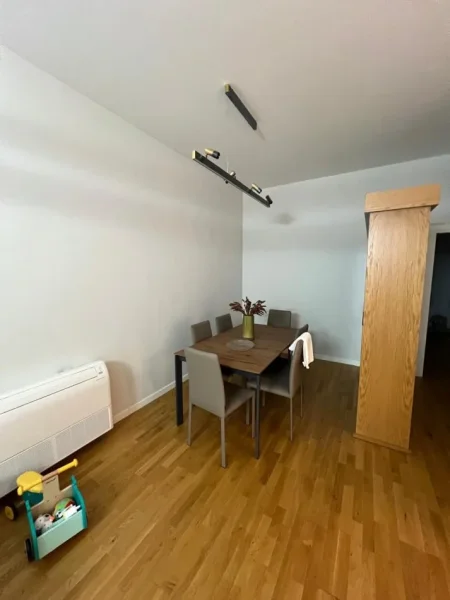Tirane, jepet me qera Vile 2 Katshe Kati 2, 300 m² 1.000 € 