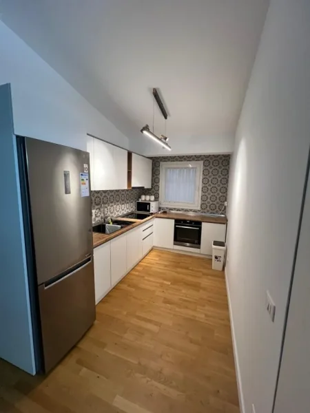 Tirane, jepet me qera Vile 2 Katshe Kati 2, 300 m² 1.000 € 