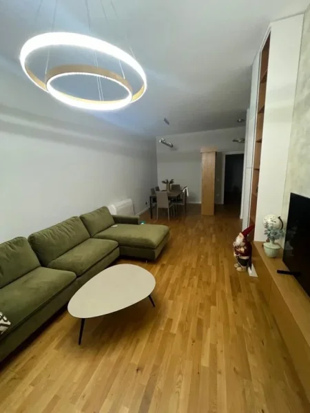 Tirane, jepet me qera Vile 2 Katshe Kati 2, 300 m² 1.000 € 