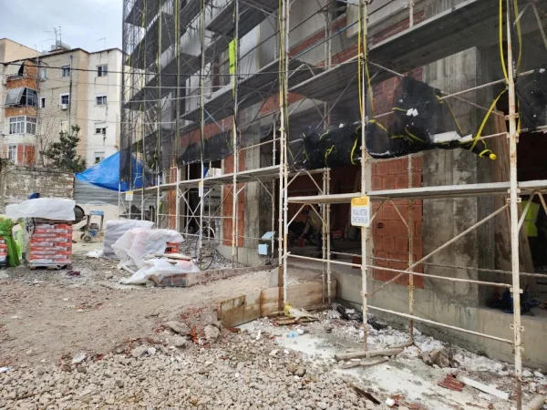 Tirane, shitet dyqan Kati 0, 54 m² 