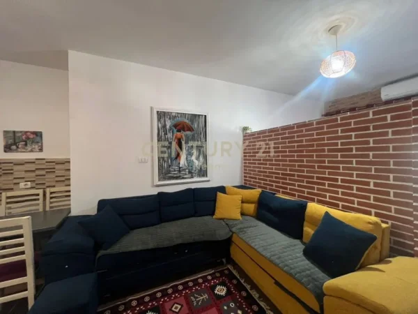 Tirane, jepet me qera apartament 1+1 Kati 5, 79 m² 350 € 