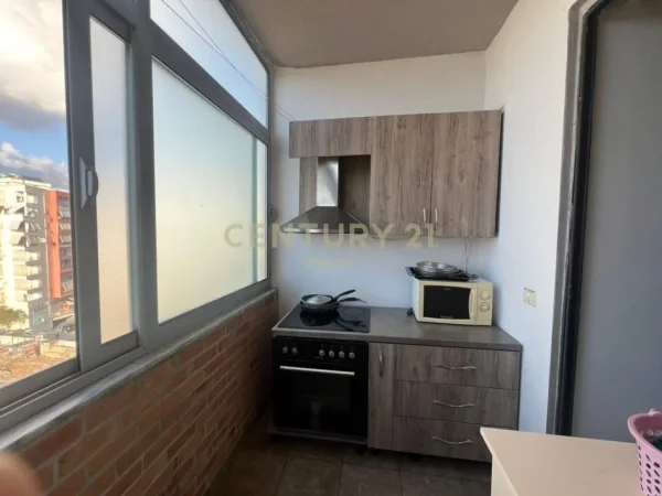 Tirane, jepet me qera apartament 1+1 Kati 5, 79 m² 350 € 