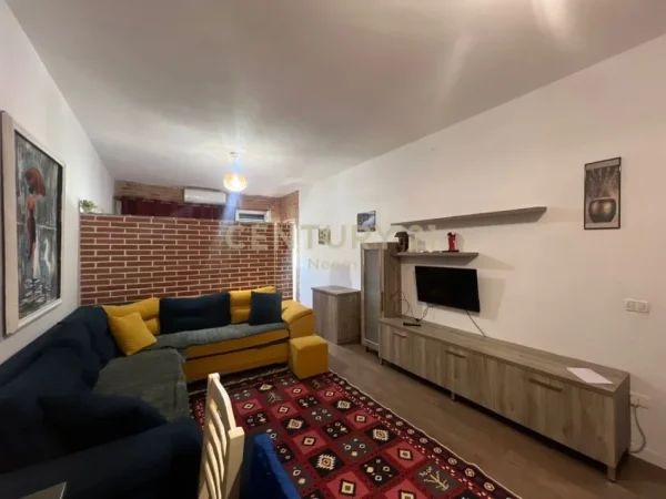 Tirane, jepet me qera apartament 1+1 Kati 5, 79 m² 350 € 