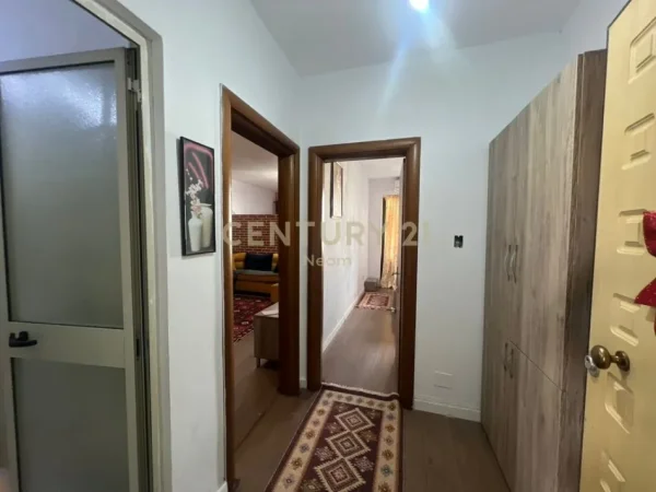 Tirane, jepet me qera apartament 1+1 Kati 5, 79 m² 350 € 
