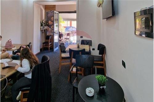 Vlore, shitet ambjent biznesi Kati 0, 65 m² 134.000 € (Rruga Fiqiri Muka, pranë Shkollës Industriale, Vlore)