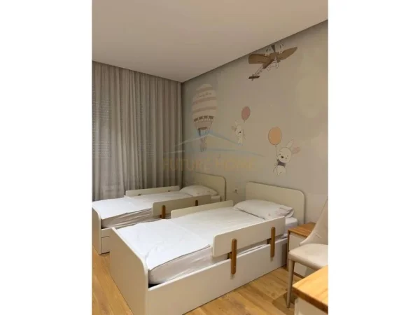 Tirane, jepet me qera apartament 2+1 Kati 4, 116 m² 1.200 € (Qender)