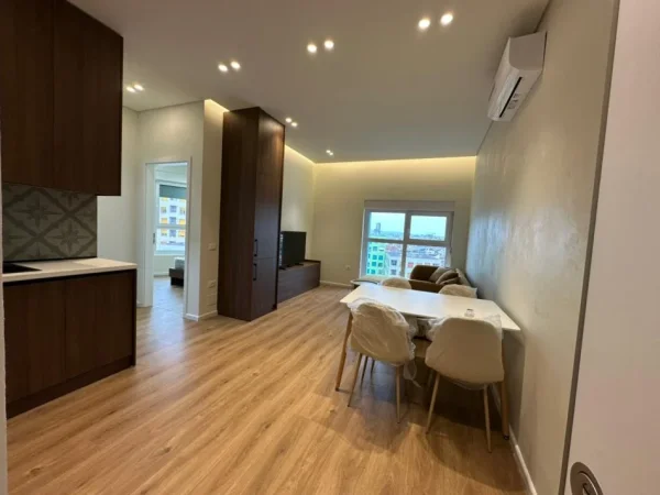 Tirane, jepet me qera apartament 1+1+Ballkon Kati 7, 70 m² 500 € (Rruga Pasho Hysa)