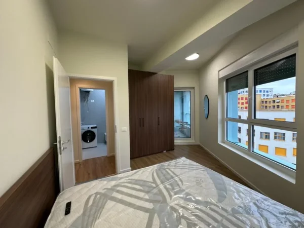 Tirane, jepet me qera apartament 1+1+Ballkon Kati 7, 70 m² 500 € (Rruga Pasho Hysa)