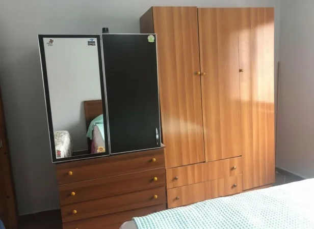 Tirane, jepet me qera apartament 1+1 Kati 3, 