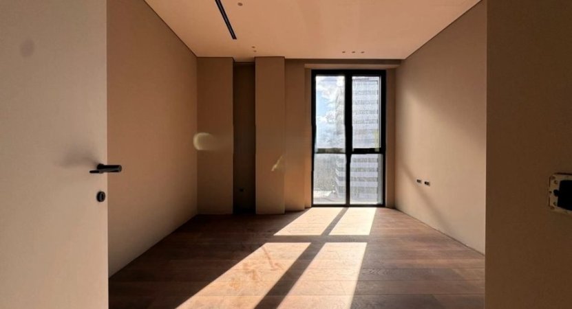 Tirane, jepet me qera zyre Kati 5, 156 m² 1.500 € (ish parku)