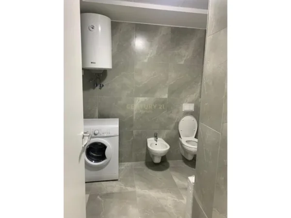 Tirane, jepet me qera apartament 2+1 Kati 6, 98 m² 700 € 