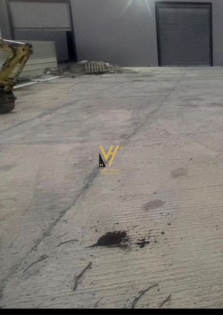 Tirane, jepet me qera magazine Kati 0, 1.250 m² 1.200 € (VORE)