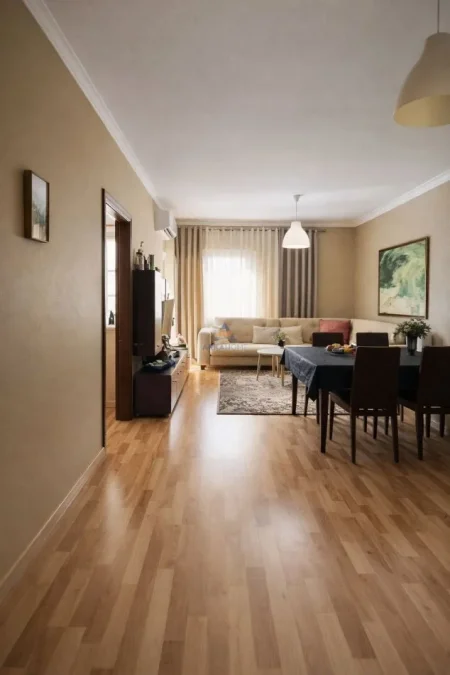 Tirane, jepet me qera apartament 1+1+Ballkon Kati 3, 415 m² 415 € 