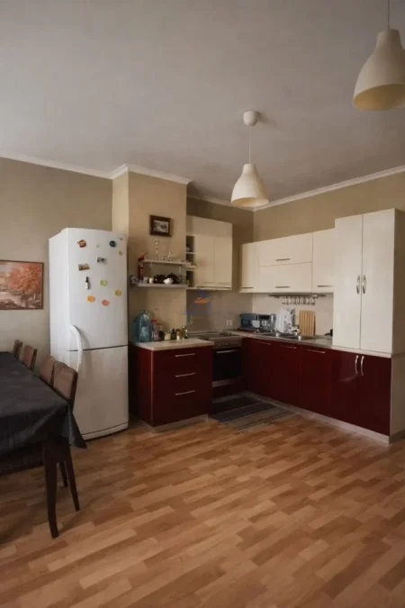Tirane, jepet me qera apartament 1+1+Ballkon Kati 3, 415 m² 415 € 