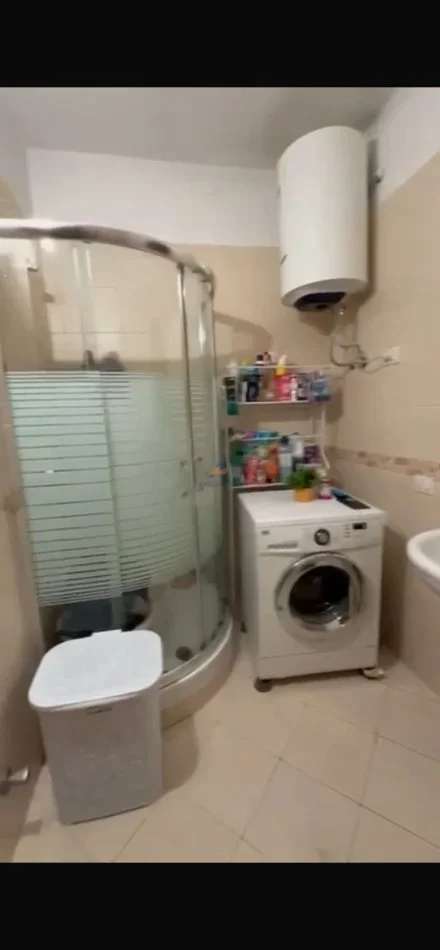 Tirane, jepet me qera apartament 1+1+Ballkon Kati 3, 415 m² 415 € 