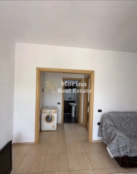 Tirane, jepet me qera apartament 1+1 Kati 1, 75 m² 400 € (Shkoze)