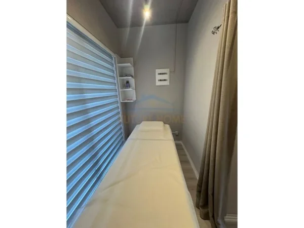 Tirane, Shitet, Biznesi, Ali Dem, Tirane 8.000 €