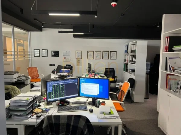 Tirane, jepet me qera ambient komercial , 72 m² 1.100 € (Pazari i RI)