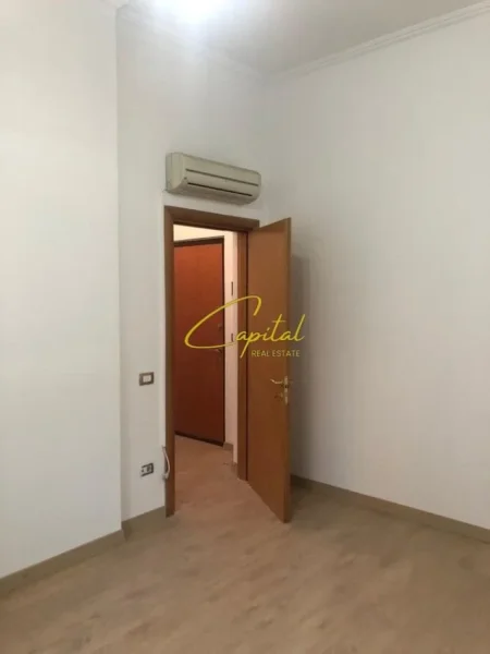 Tirane, jepet me qera zyre Kati 2, 35 m² 380 € (ZOGU I ZI)