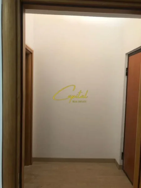 Tirane, jepet me qera zyre Kati 2, 35 m² 380 € (ZOGU I ZI)