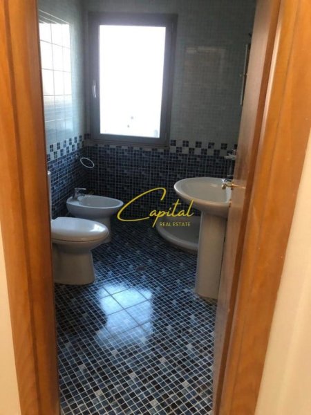 Tirane, jepet me qera zyre Kati 2, 35 m² 380 € (ZOGU I ZI)