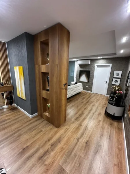 Tirane, shitet apartament 2+1 Kati 3, 100 m² 435.000 € (BLLOKU)