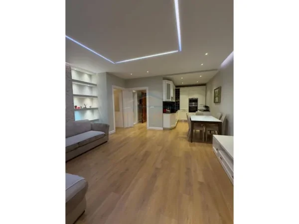 Tirane, shitet apartament 2+1+2 Kati 4, 116 m² 425.000 € (QENDER , Prane Hotel Opera)