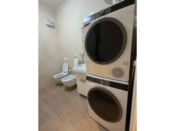 Tirane, shitet apartament 2+1+2 Kati 4, 116 m² 425.000 € (QENDER , Prane Hotel Opera)