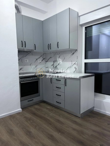 Tirane, jepet me qera apartament 1+1 Kati 8, 60 m² 350 € (Ali Demi)