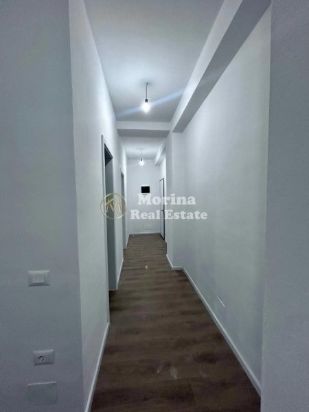 Tirane, jepet me qera apartament 1+1 Kati 8, 60 m² 350 € (Ali Demi)