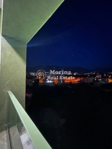 Tirane, jepet me qera apartament 1+1 Kati 8, 60 m² 350 € (Ali Demi)