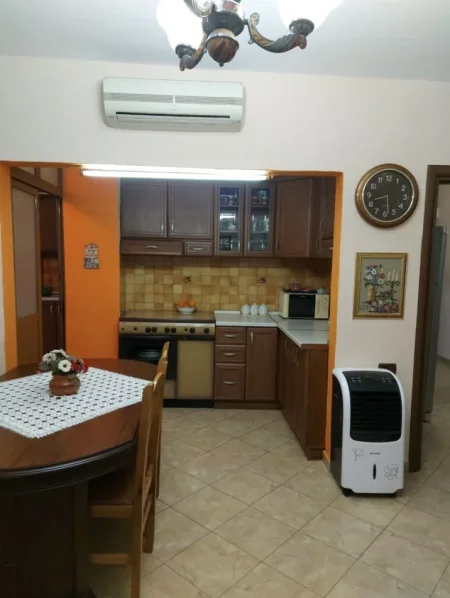Tirane, shitet apartament 2+1Aneks+Ballkon Kati 4, 84 m² 145.000 € (Varri i bomit)