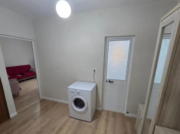 Tirane, jepet me qera apartament 1+1+Ballkon Kati 3, 65 m² 43.000 leke