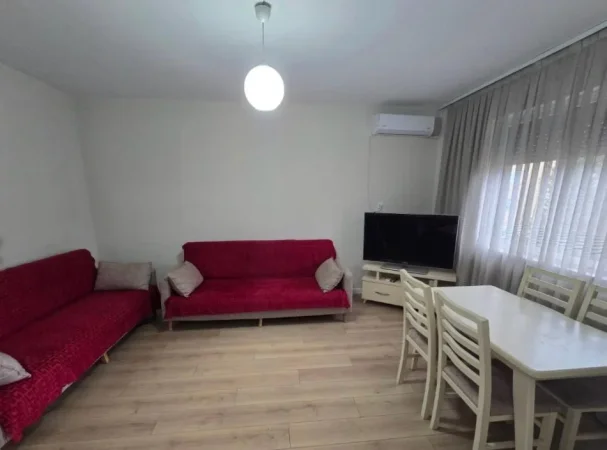 Tirane, jepet me qera apartament 1+1+Ballkon Kati 3, 65 m² 43.000 leke