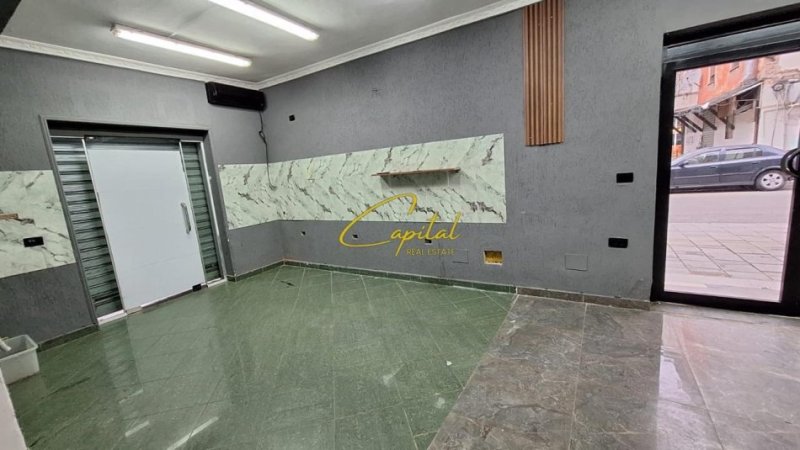 Tirane, jepet me qera ambjent biznesi Kati 0, 62 m² 600 € (RRUGA E KAVAJES)
